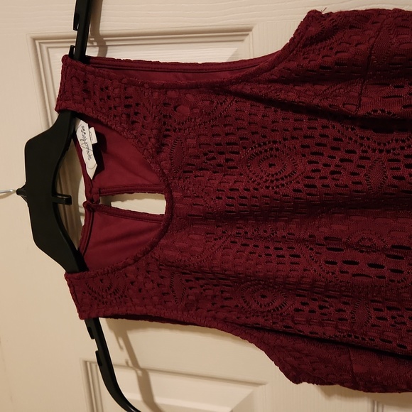 Speechless maroon size small dress - Picture 2 of 2